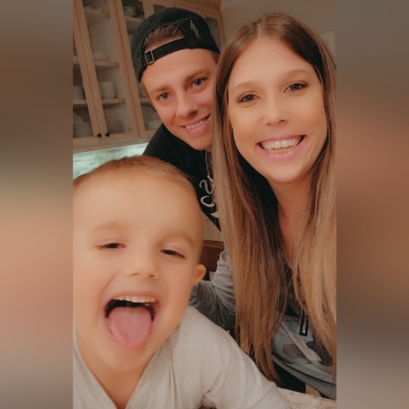 Meet your Posher, Ashlee - Picture 7 of 8